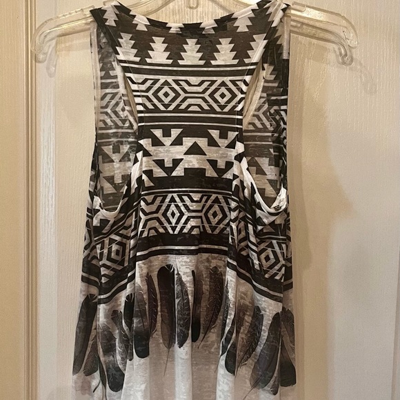 Forever 21 Black and White Flowy Top - Picture 2 of 5